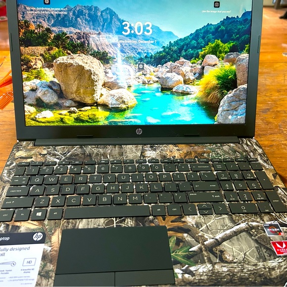 Hp laptop Camo color works great I just don’t need it anymore. - Picture 1 of 1